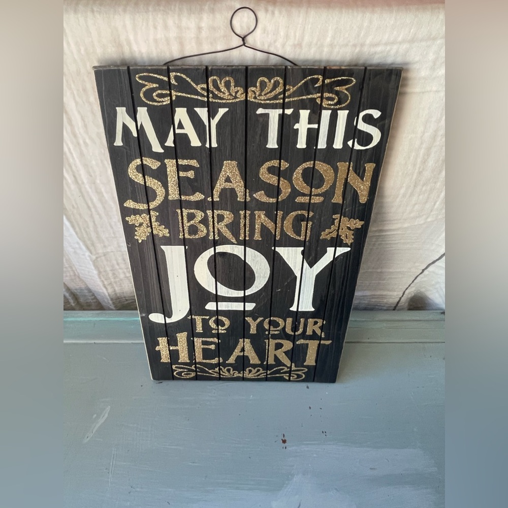 joy hanging sign x-mas